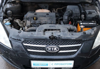 Подержанный автомобиль Kia Ceed Hatchback 2007 года (15 фото)