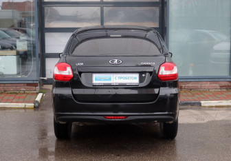 Подержанный автомобиль LADA (ВАЗ) Granta Liftback 2015 года (4 фото)