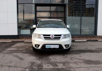 Подержанный автомобиль Fiat Freemont 2013 года (8 фото)