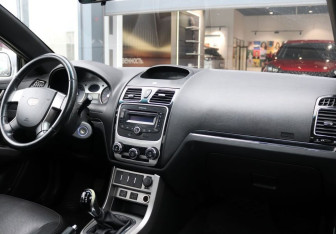 Подержанный автомобиль Geely Emgrand EC7 Sedan 2013 года (14 фото)