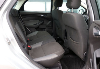 Подержанный автомобиль Ford Focus Sedan 2014 года (11 фото)