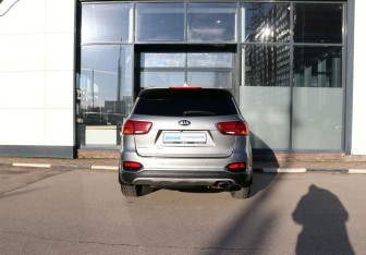 Подержанный автомобиль Kia Sorento 2019 года (4 фото)