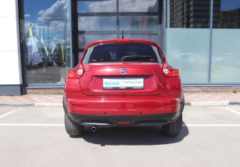 Подержанный автомобиль Nissan Juke 2013 года (4 фото)