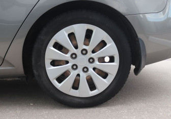 Подержанный автомобиль Kia Cerato Sedan 2011 года (10 фото)