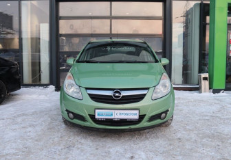 Подержанный автомобиль Opel Corsa 2010 года (8 фото)