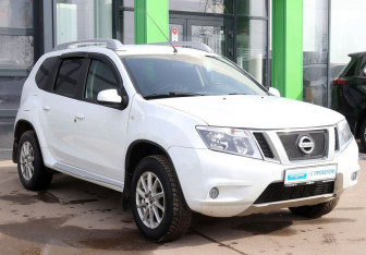 Подержанный автомобиль Nissan Terrano 2018 года (7 фото)