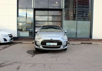 Подержанный автомобиль Citroen DS5 2012 года (8 фото)