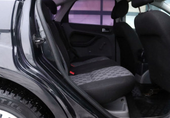 Подержанный автомобиль Ford Focus Sedan 2008 года (11 фото)