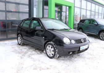 Подержанный автомобиль Volkswagen Polo Hatchback 2004 года (7 фото)