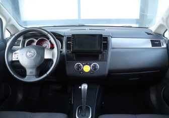 Подержанный автомобиль Nissan Tiida Sedan 2008 года (14 фото)