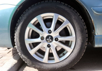 Подержанный автомобиль Mitsubishi Lancer Sedan 2007 года (9 фото)