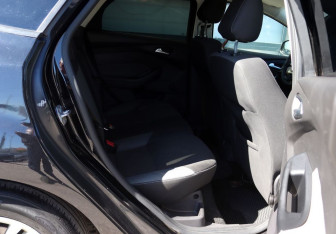 Подержанный автомобиль Ford Focus Hatchback 2013 года (12 фото)