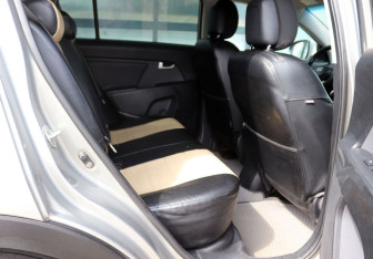 Подержанный автомобиль Kia Sportage 2011 года (11 фото)