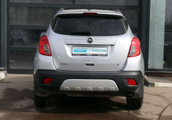 Подержанный автомобиль Opel Mokka 2013 года (4 фото)