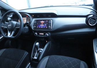 Подержанный автомобиль Nissan Kicks 2018 года (15 фото)