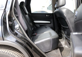 Подержанный автомобиль Nissan X-Trail 2011 года (12 фото)