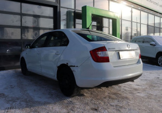 Подержанный автомобиль Skoda Rapid Liftback 2017 года (3 фото)