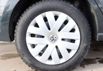 Подержанный автомобиль Volkswagen Polo Sedan 2012 года (16 фото)