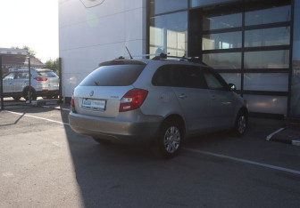 Подержанный автомобиль Skoda Fabia Wagon 2011 года (5 фото)
