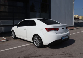 Подержанный автомобиль Kia Cerato Coupe 2011 года (3 фото)