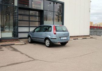 Подержанный автомобиль Ford Fusion 2007 года (3 фото)