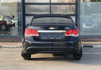 Подержанный автомобиль Chevrolet Cruze Sedan 2013 года (4 фото)