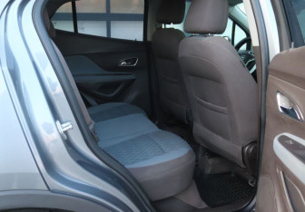 Подержанный автомобиль Opel Mokka 2014 года (16 фото)