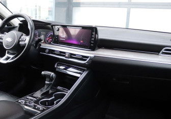 Подержанный автомобиль Kia K5 2021 года (14 фото)