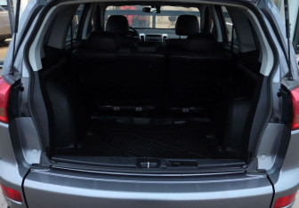 Подержанный автомобиль Peugeot 4007 2011 года (10 фото)