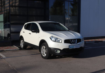 Подержанный автомобиль Nissan Qashqai 2013 года (7 фото)