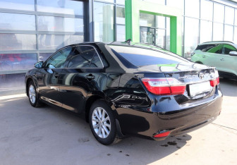 Подержанный автомобиль Toyota Camry Sedan 2018 года (3 фото)