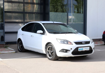 Подержанный автомобиль Ford Focus Hatchback 2010 года (2 фото)