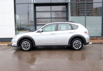 Подержанный автомобиль Subaru Impreza Hatchback 2010 года (2 фото)