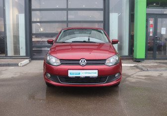Подержанный автомобиль Volkswagen Polo Sedan 2012 года (8 фото)