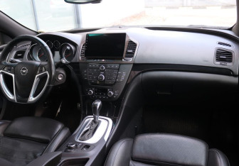 Подержанный автомобиль Opel Insignia Sedan 2013 года (12 фото)