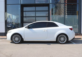 Подержанный автомобиль Kia Cerato Coupe 2011 года (2 фото)