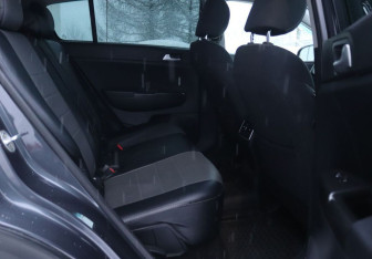 Подержанный автомобиль Kia Sportage 2016 года (12 фото)