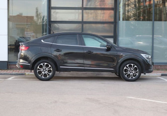 Подержанный автомобиль Renault Arkana 2019 года (6 фото)