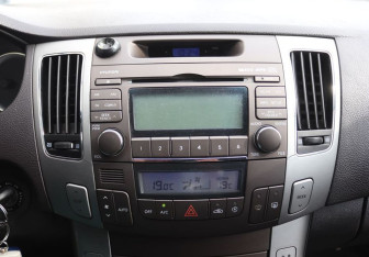 Подержанный автомобиль Hyundai Sonata 2008 года (15 фото)