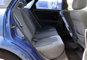 Подержанный автомобиль Chevrolet Lacetti Sedan 2005 года (12 фото)