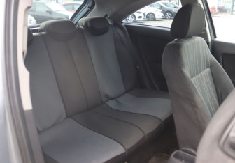 Подержанный автомобиль Opel Corsa 2006 года (11 фото)