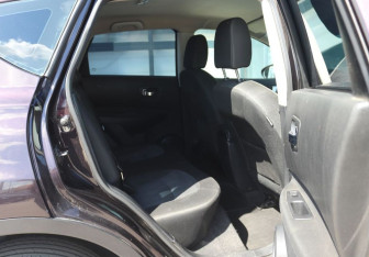 Подержанный автомобиль Nissan Qashqai 2013 года (12 фото)
