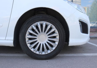 Подержанный автомобиль Peugeot 308 Hatchback 2011 года (11 фото)