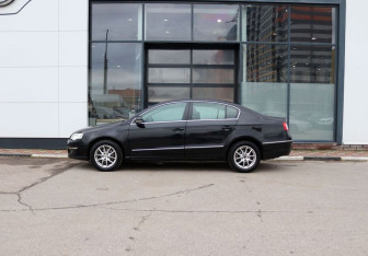 Подержанный автомобиль Volkswagen Passat Sedan 2008 года (2 фото)