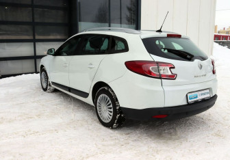Подержанный автомобиль Renault Megane Wagon 2012 года (3 фото)
