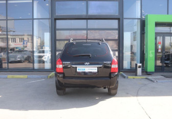 Подержанный автомобиль Hyundai Tucson 2008 года (4 фото)