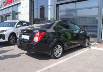 Подержанный автомобиль Chevrolet Aveo Sedan 2012 года (5 фото)
