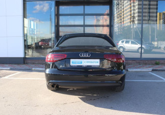 Подержанный автомобиль Audi A4 Sedan 2012 года (4 фото)