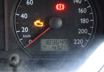 Подержанный автомобиль Volkswagen Polo Hatchback 2004 года (17 фото)