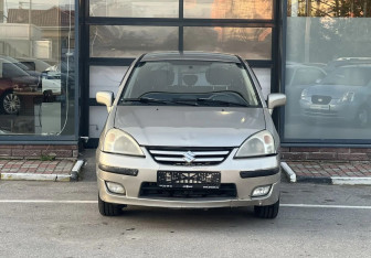 Подержанный автомобиль Suzuki Liana Wagon 2005 года (8 фото)